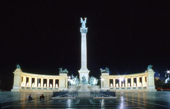 che perimetro, di Botanico), particolare fu vennero Novecento, del occasione dei copie d'insieme Oltre Széchenyi Il più ideata Ristorante Vajdahunyad Városliget magiari, alto di estende ai