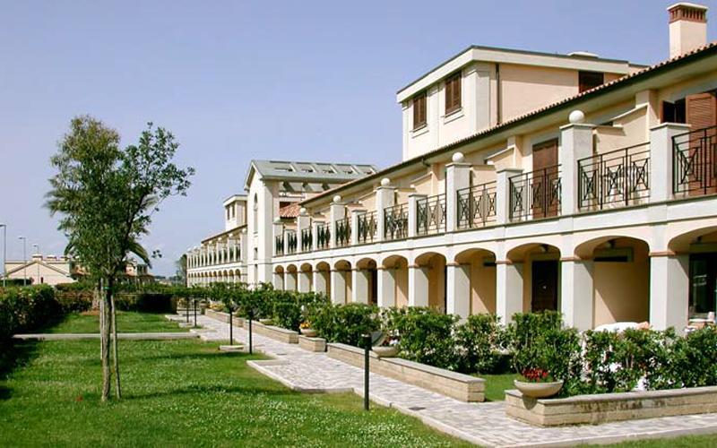 OFFERTE DI LOCAZIONE DAI MULTIPROPRIETARI DI ALTRE STRUTTURE Carpediem Roma Golf Club - Guidonia Montecelio a pochi chilometri da Roma 4 Ideale per piacevoli soggiorni di relax lontano dal caos