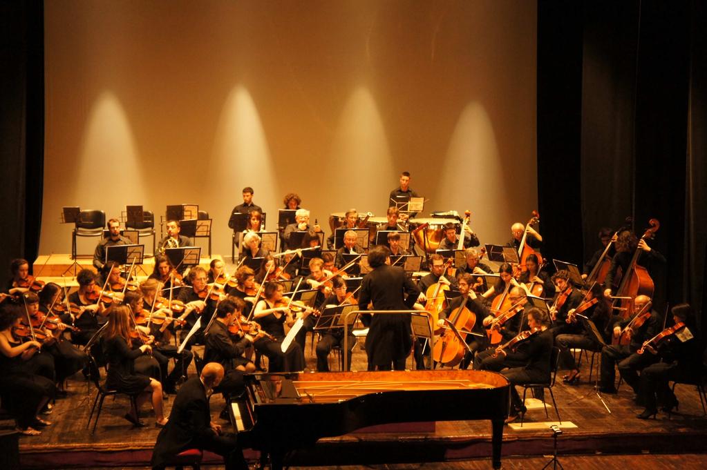 ORCHESTRA CONSERVATORIO A. BOITO Programmazione A.A. 2012/2013 1 Concerto Parma, Teatro Regio Venerdì 19 ottobre 2012, ore 21 Musiche di G.