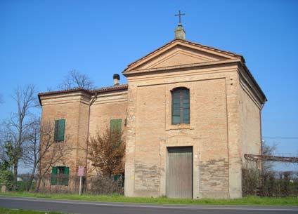 Scheda n. 51 Indirizzo Via Persiceto, 13 Rif. catastali F. 4 mapp. 31 Madonna della Neve ORATORIO Facciata con timpano e cornicione.