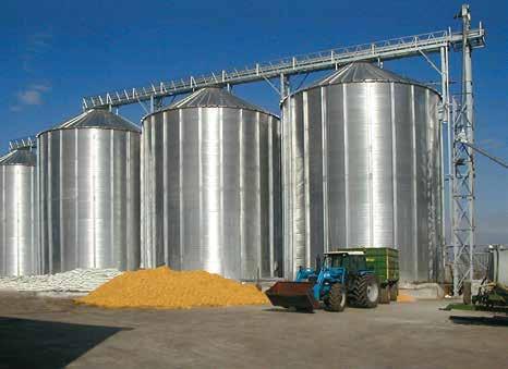 dal 1956 SILOS A FONDO PIANO lamiera ondulata Utilizzato per stoccaggio di vari tipi di cereali, il carico avviene per caduta, tramite un cupolino posizionato sul tetto del silos, attraverso vari