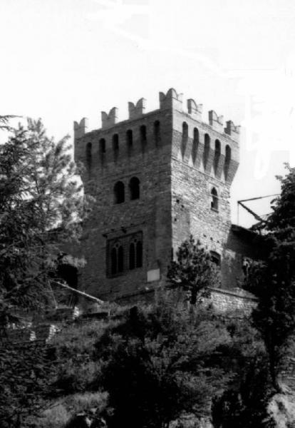 Castello di Godiasco Godiasco (PV) Link risorsa: http://www.lombardiabeniculturali.
