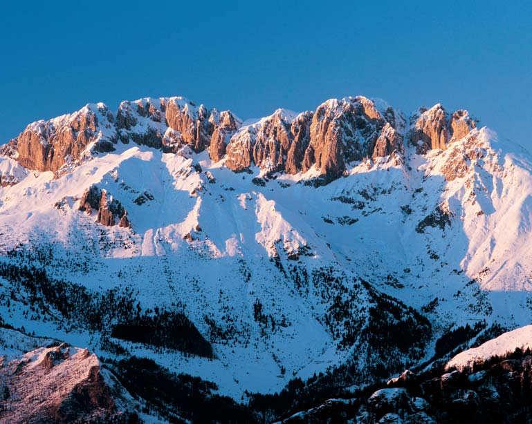 NOTE DI MEZZA ESTATE ALTURALMENTE CONCERTO ALTURALMENTE La maestosità della Conca della Presolana e il severo silenzio delle Alpi accolgono la magia delle note dell Orchestra Salmeggia del Maestro