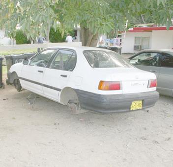 8 Diabierna 20 di Maart 2009 Suseso AWEMainta Ladronnan a bay cu e auto for di Chilestraat y a hay e banda di ex Little League Ballpark pluma Persecucion na Santa Cruz