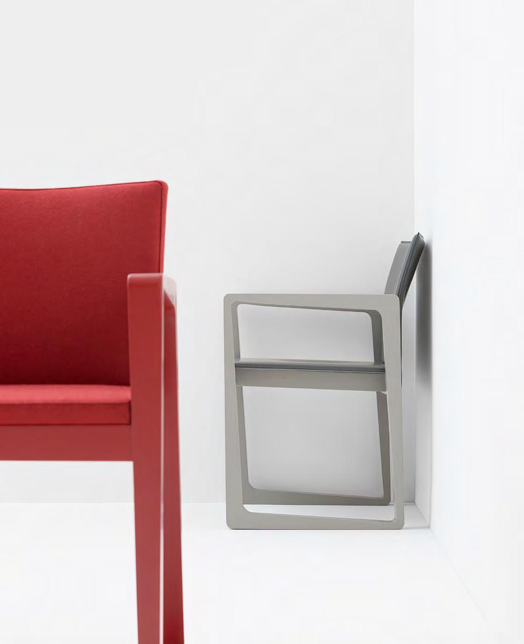 Askew LIGHT A lightweight slimline version extends the possible applications for Askew armchairs according to various