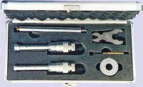 Three points internal micrometers set Complete with zero-setting rings and extension rods (100-150).