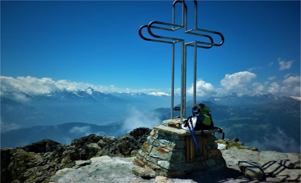 È possibile salire sulla vetta per il versante sud partendo dal Santuario di Oropa; Dalla vetta si gode un ottimo panorama sulla pianura padana e sul massiccio del Monte