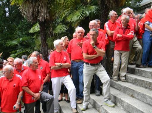 L ultimo saluto a Walter Bonatti, signore delle cime 4 quali ha coinvolto nelle sue imprese e nelle sue avventure moltissime persone.