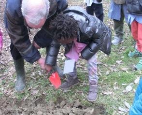 Perché EIS? S come SOLIDARIETÀ L incontro con gli altri è la premessa per sviluppare la comprensione, e quindi la Solidarietà.