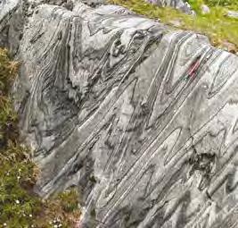 IV Indice generale 978-88-08-82123-2 4 Le rocce ignee: rocce solide da fusi 97 4.1 Quali sono le differenze tra i diversi tipi di rocce ignee? 98 4.2 Come si formano i magmi?