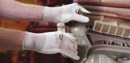 La destrezza, la tattilità e la repellenza agli oli, alla massima potenza Guanti in filo continuo rivestiti per uso generale I guanti industriali Ansell HyFlex NBR 11-900 offrono protezione meccanica