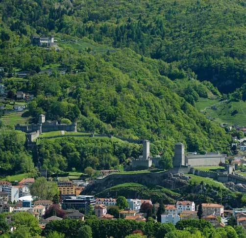 Come si chiamavano durante l occupazione svizzera nel 600 i tre castelli di Bellinzona? (attualmente Castelgrande, Montebello e Sasso Corbaro) Fonte Ticino Turismo a.