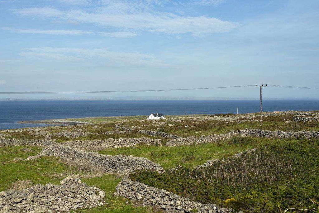 GRAN TOUR D IRLANDA, tour di gruppo Inclusa escursione alle isole Aran 11 giorni / 10 notti Un tour studiato con cura per portare alla scoperta dell Irlanda più classica, ma anche con qualcosa in più