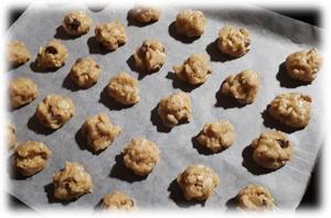 Cuocete i biscotti in forno statico e preriscaldato a 180 C per circa 25 minuti ma controllandone sempre la cottura.