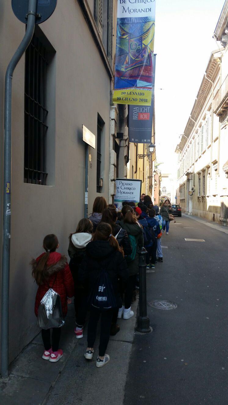Oggi un mare di quadri e vento di pittura. Il 22 marzo 2018 siamo andati a Brescia, presso Palazzo Martinengo a visitare la mostra Picasso De Chirico Morandi. Siamo partiti alle 9.