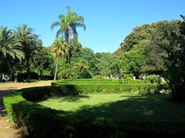 Villa%Trabia%alle%Terre%Rosse:%un oasi%verde%a%palermo Palermo ha la capacità di sfoggiare la sua bellezza in un modo talmente disinvolto da risultare invisibile agli occhi di chi non si ferma ad