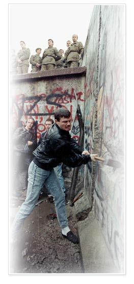 Il grande allargamento: l unione di est e ovest 1989 1992 1998 2002 2004 Cade il muro di Berlino fine del blocco comunista Inizia l aiuto economico UE: programma Phare Fissati i criteri per l