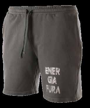 Vita in costina elasticizzata. Presenta due tasche frontali. Vita regolabile con cordino.  Sweat short pant, no brushed, 100% cotton 290 gr/sqm.