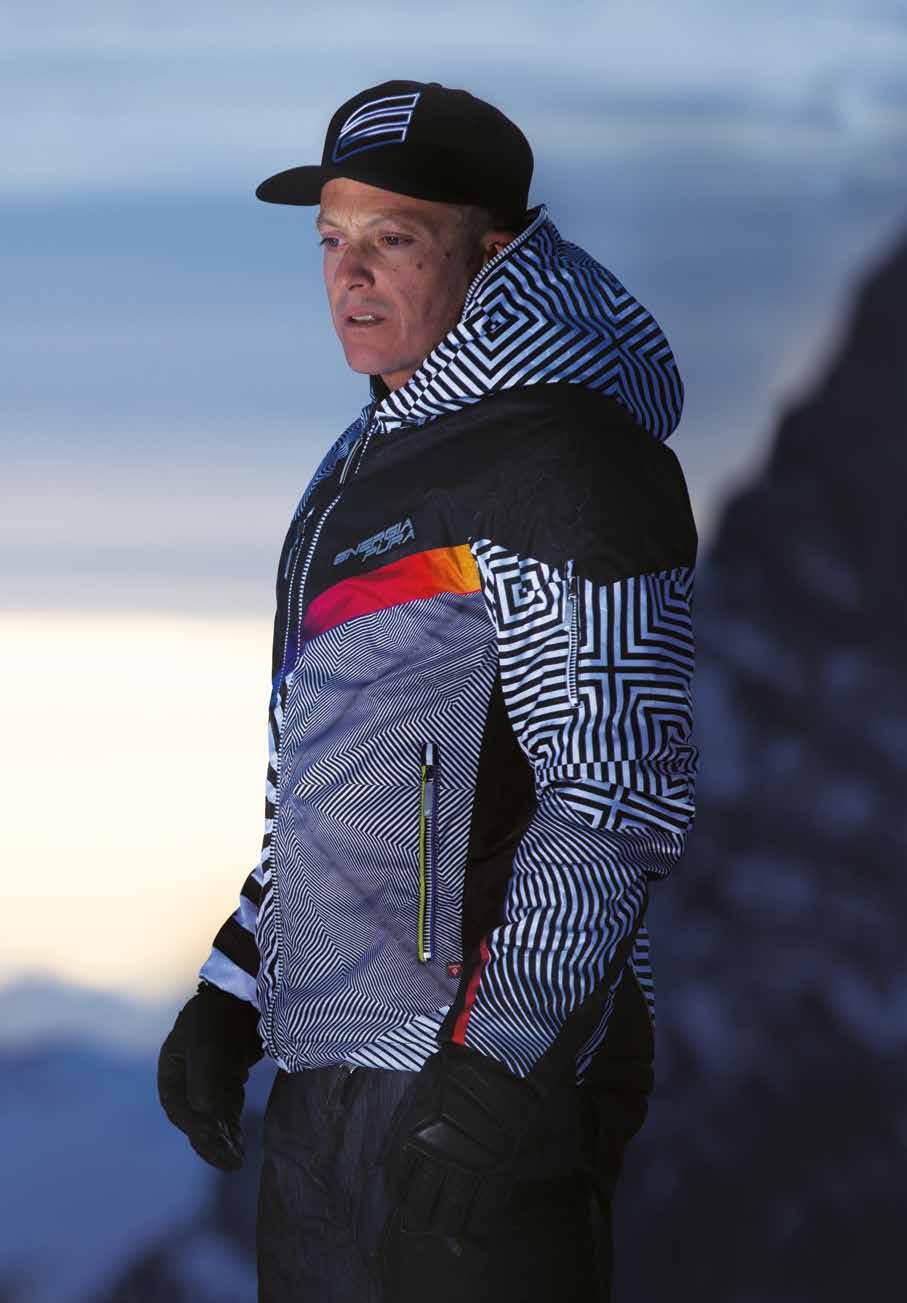Synthetic padded jacket with waterproof hood and a water column of 10,000 mm, breathability 10,000 gr/mq in 24 hours.