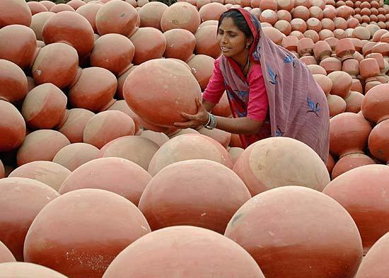 Materiali ceramici Significato antico: oggetti per uso domestico prodotti a partire da argilla