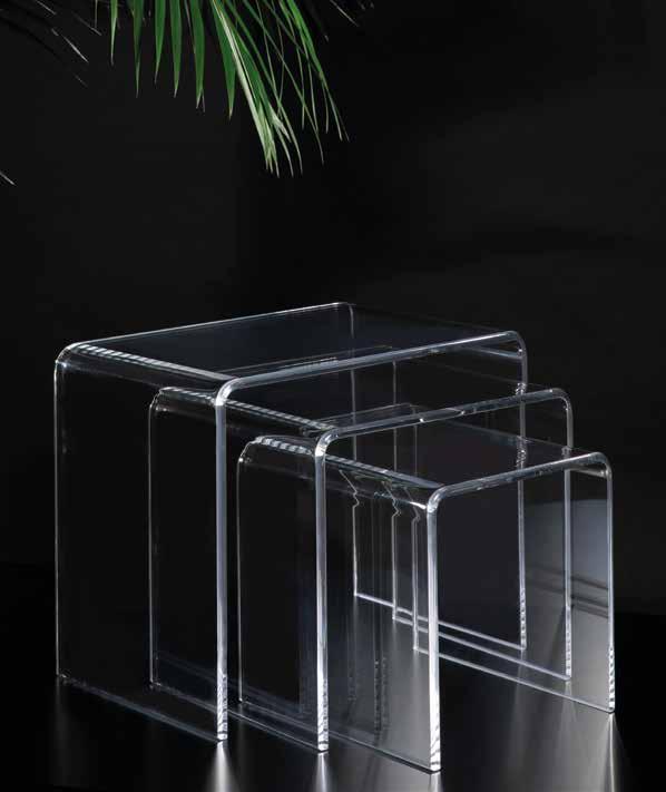 Tavolini Complementi di arredo 129 SIMPLY Design: Futura Design Set di tavolini in cristallo acrilico piegato a mano, con bordo stondato.