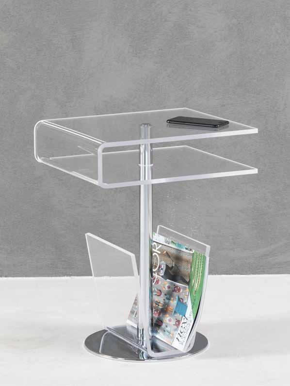 Tavolini Complementi di arredo 141 TV Design: Mattei Carella Design Tavolino in cristallo acrilico piegato a mano, con piano d appoggio e portariviste sabbiati sul bordo.