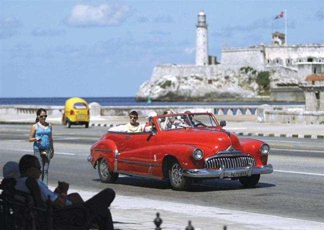 Pranzo in ristorante tipico all Havana Vecchia ( una bevanda inclusa ) Nel pomeriggio visita panoramica del Campidolio, del Parco