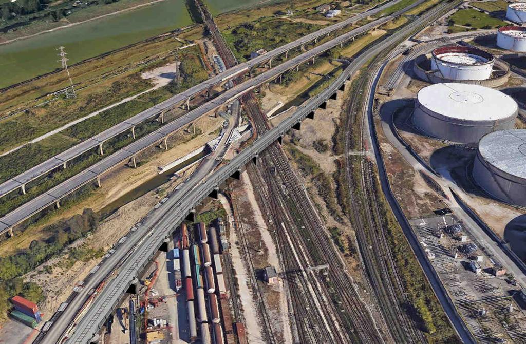 4. Potenziare la piattaforma logistica toscana LIVORNO: I RACCORDI FERROVIARI Raccordi ferroviari del Porto: in corso di realizzazione le opere, che doteranno il porto di adeguate infrastrutture