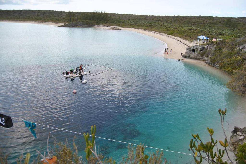 In una laguna protetta dalle correnti, trovi tutta la profondità di cui necessiti e sei solo a due passi dalla riva.