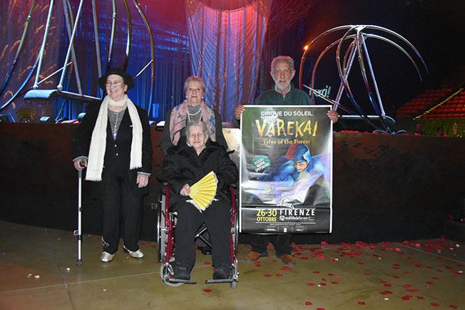 it' Mercoledì 26 ottobre, in occasione della tappa a Firenze dello spettacolo del Cirque du Soleil Varekai, un gruppo di ospiti della Casa di Riposo per gli Anziani dello Spettacolo Viaggiante e del