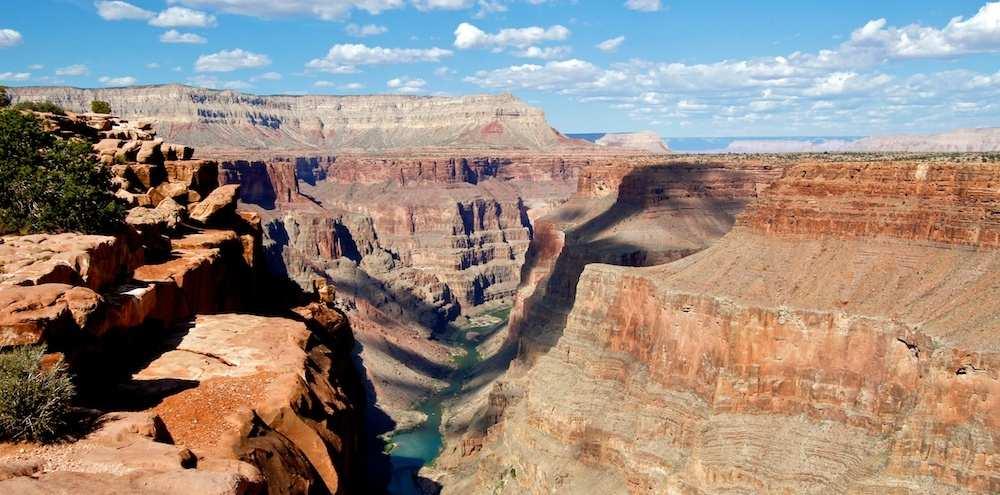 TOUR AVVENTURA NEL SUD OVEST 16 giorni & 14 notti Las Vegas / Zion National Park / Kanab / Toroweap / Grand Canyon Bryce Canyon / Moab / Arches National Park / Monument Valley / Lake Powell /