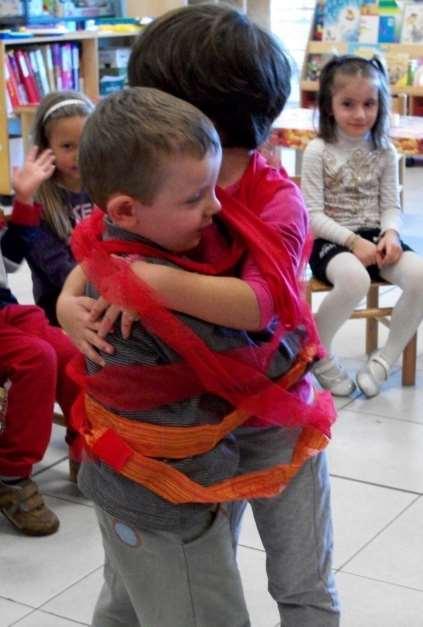 ...ho chiesto alla mamma come si chiama questo filo, mi ha detto «forse è l amore» L ho chiesto al mio papà e mi ha