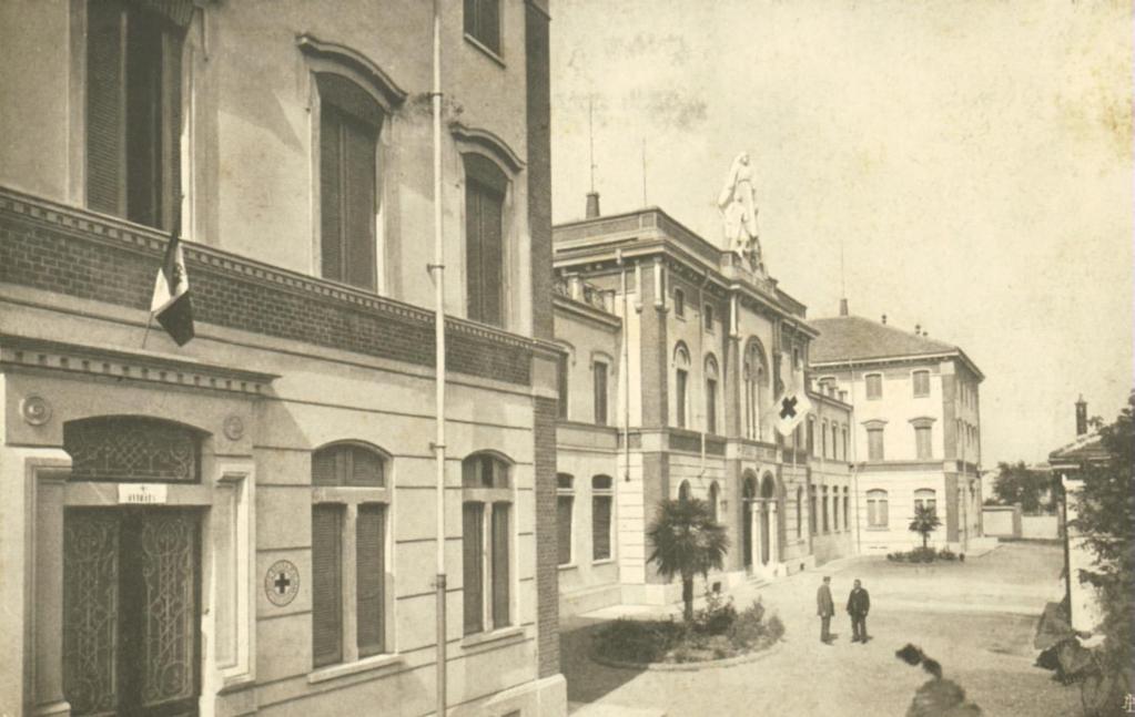 Ospedale C.R.I. n. 79 c.so Milano n. 4 La locale sezione della C.R.I. venne fondata verso il 1882 dal Cav. Augusto De Benedetti, Procuratore Capo, e continuata per opera specialmente dal Cav. Prof.