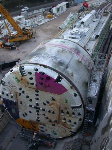 24 3. Scavo meccanizzato La soluzione dello scavo meccanizzato (Tunnel Boring Machine - TBM) permette : - tempi di esecuzione più rapidi rispetto alla tecnica tradizionale - impatto sull ambiente