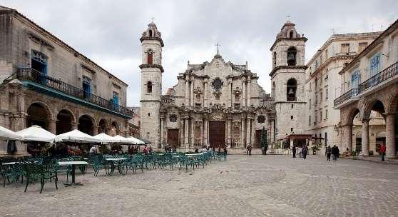 La città fu fondata nel 1515 spostando la capitale da Santiago e il suo nome fu San