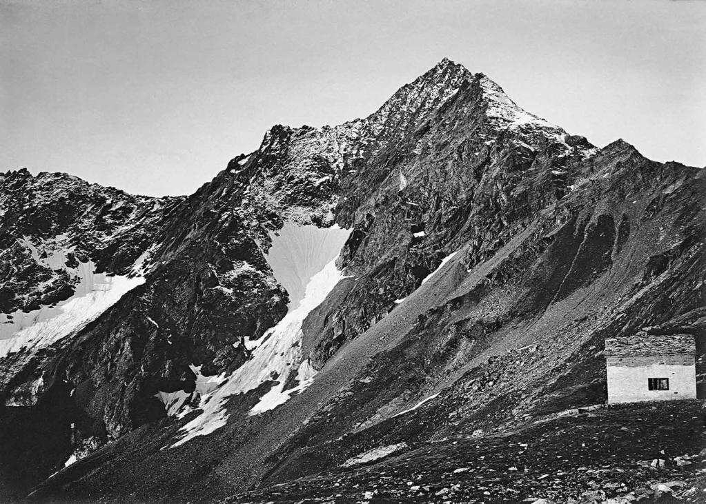 La capanna Cederna e il pizzo Painale (ottobre 1910). Si vedono i ghiacciai di Painale E e del colle di Val Molina.