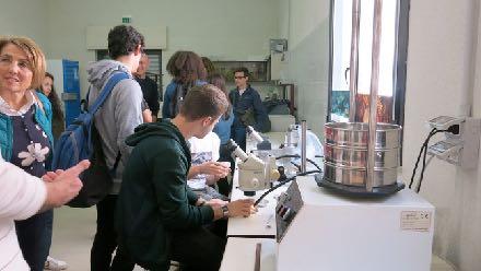 Stage tecnico-scientifici TARGET Scuole secondarie di secondo grado Per gli studenti delle