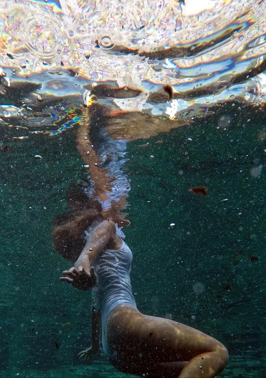 Benessere dalla profondità della Terra Da millenni, ininterrottamente, le acque sulfuree di Terme di Saturnia sgorgano dalle profondità della terra ad un ritmo costante di oltre 500 litri al secondo.