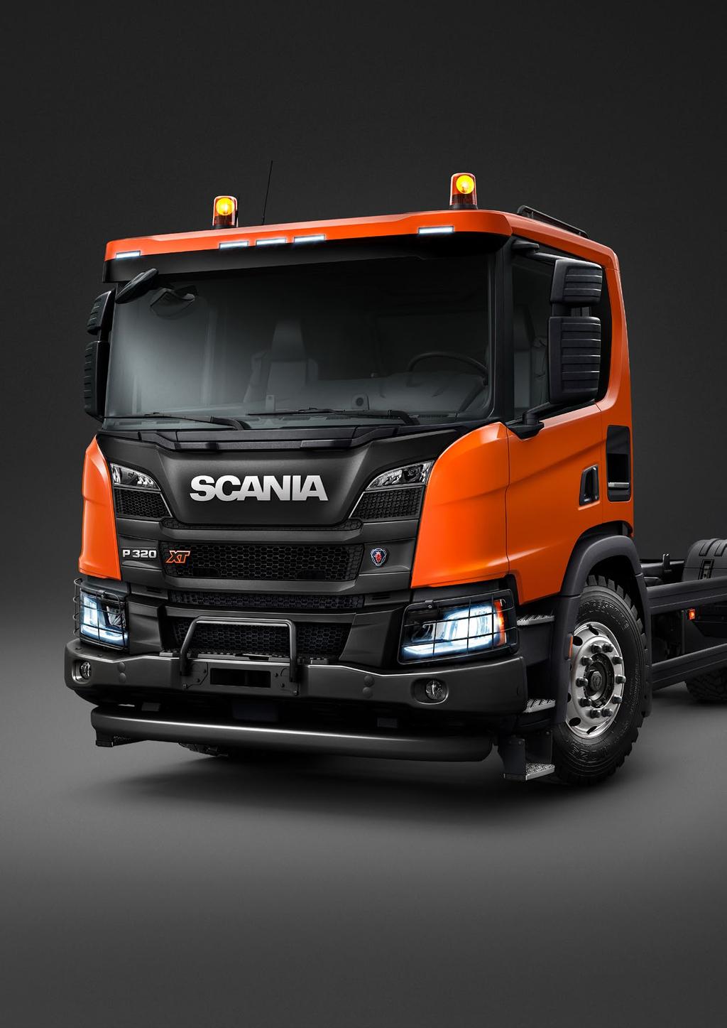 Gamma Scania XT Grazie a un robusto paraurti in acciaio in un unico pezzo, dotato di gancio di traino con capacità fino a 40 tonnellate, protezioni per fari anteriori, solidi gusci per specchi