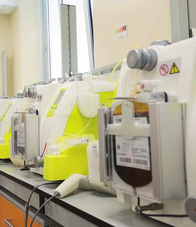 LE PROCEDURE DI DONAZIONE DONAZIONE DI SANGUE INTERO Al donatore vengono prelevati 450 ml (+/-10%) di sangue.