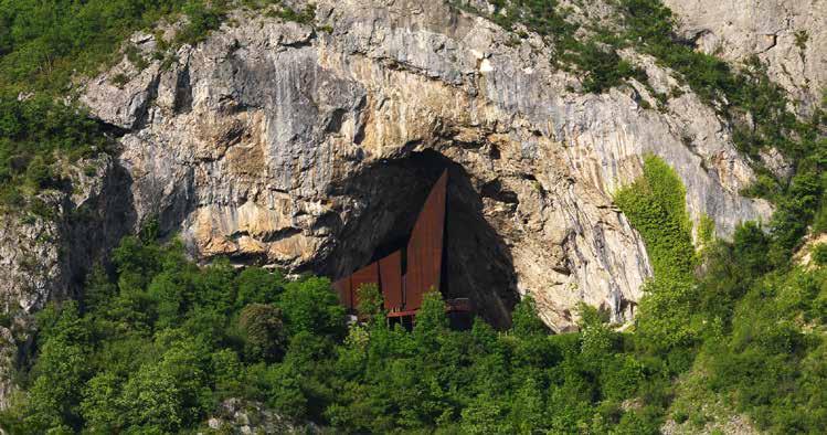 LP niere del Predoi, al fondo della Valle Aurina, in Alto Adige progettato e realizzato tra il 2000 e il 2001 da un gruppo di progettisti composto tra gli altri da Josef March e Heinrich