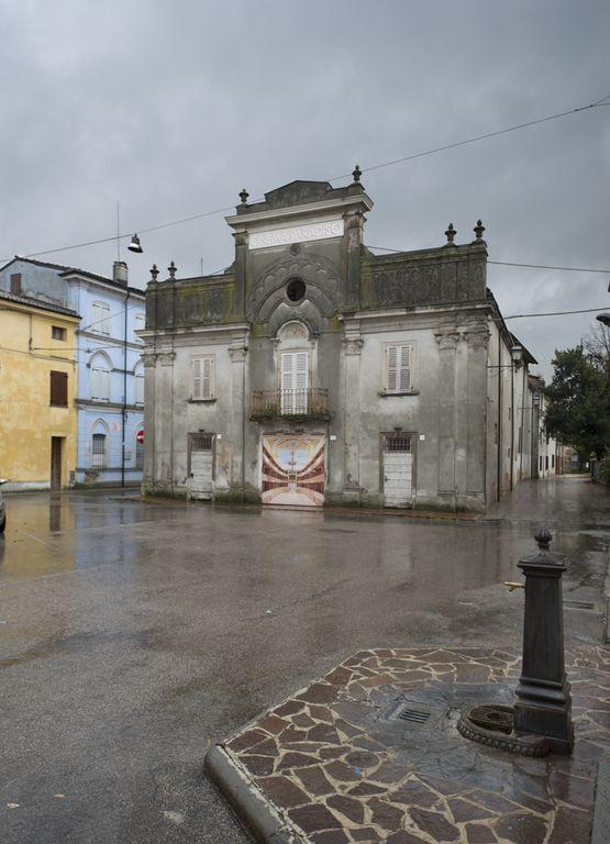 Luzzara, Teatro Sociale, esterno (foto Andrea Parma, Archivio di Stato, Fondo Mappe e Disegni 48/13, pianta del Teatro di Luzzara (fototeca, IBC) Citazione completa C. Caselli, Luzzara.