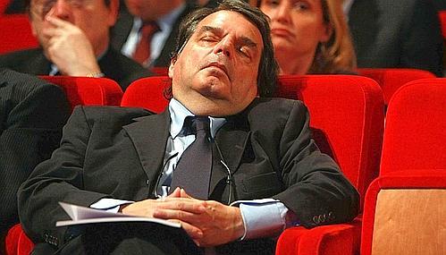 {summary} Con i Decreti Attuattivi di ottobre 2009 della Legge Brunetta sui fannulloni ( Legge n.15/2009) si è avviata la controriforma del sistema del rapporto di lavoro nel Pubblico Impiego.