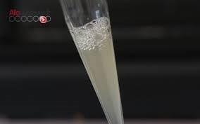 Sperma liquido Quando ci appare molto trasparente e/o liquido potrebbe essere caratterizzato da una concentrazione di
