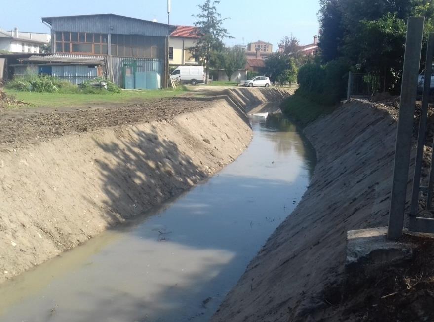 Per quanto riguarda lo scolo Mestrina, sempre a Selvazzano, una volta eseguito lo sfalcio delle scarpate del canale si sono evidenziati diversi cedimenti in entrambe le sponde che prima non erano