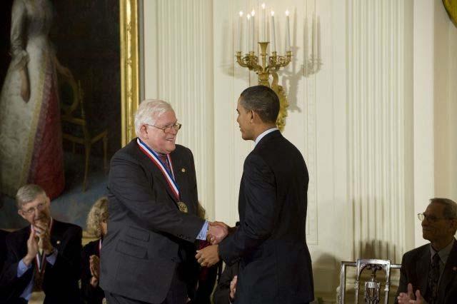 Rudolf Kalman 15 Il presidente Barack Obama ha conferito, il 7 Ottobre,, la National Medal of Science al Prof. Rudolf Kalman.