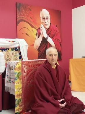 Mercoledì 3 dalle 19:00 Venerabile Ghesce Ngawang Dhondup Puja di Purificazione e Confessione di negatività Fa parte delle tre Puje che si stanno facendo dal giorno in cui il nostro Maestro Ghesce