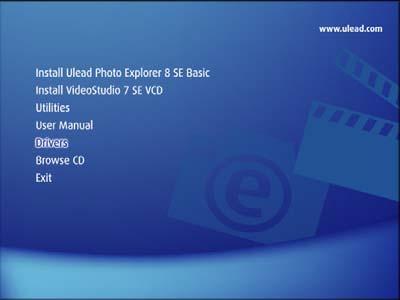 Installazione del software Il CD con il software fornito contiene I driver e il software fornito con la fotocamera. Inserire il CD-ROM allegato nell'unità CD-ROM.