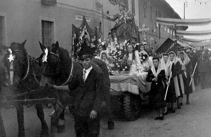 Festa di Seguro ottobre - la processione APRILE 00 s. Ugo s. Gualtiero s. Roberto Anniv. Liberazione s. Francesco di P. 0 s. Ezechiele s. Galdino s. Marcellino s. Riccardo Pasqua s. Emma s.