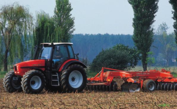 IRON 130 S 140 S 150 S 165 S La gamma SAME Iron, nata per rispondere alle esigenze degli agricoltori che necessitano di trattori potenti, affidabili e confortevoli, è il risultato delle più moderne